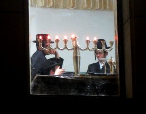 Chaukah candle lighting, Jerusalem photography tour
