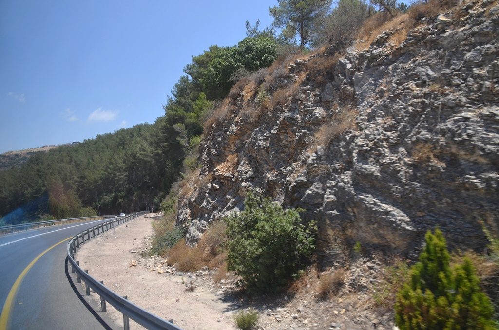 Galil road on way to Druze village