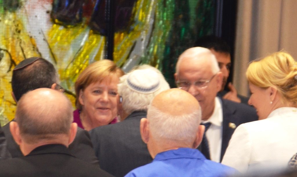 Prof Aumann talks with Andrea Merkel at Beit Hanasi lunch 