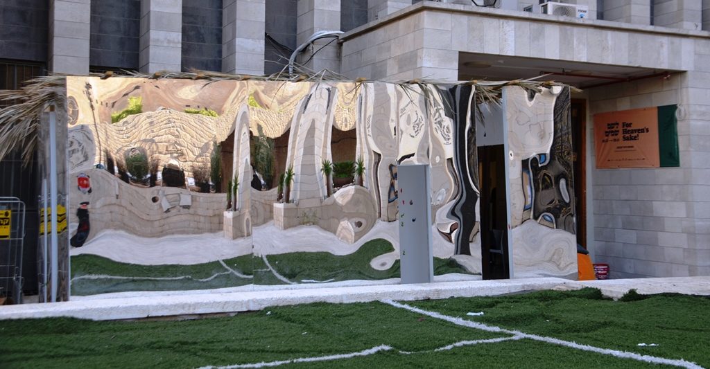 Moully reflective sukka at Heichal Shlomo for Jerusalem Biennale