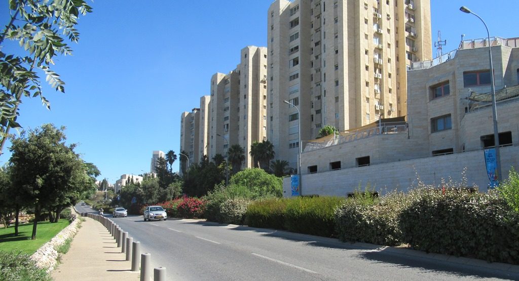 Jerusalem street next to Sacher Park 