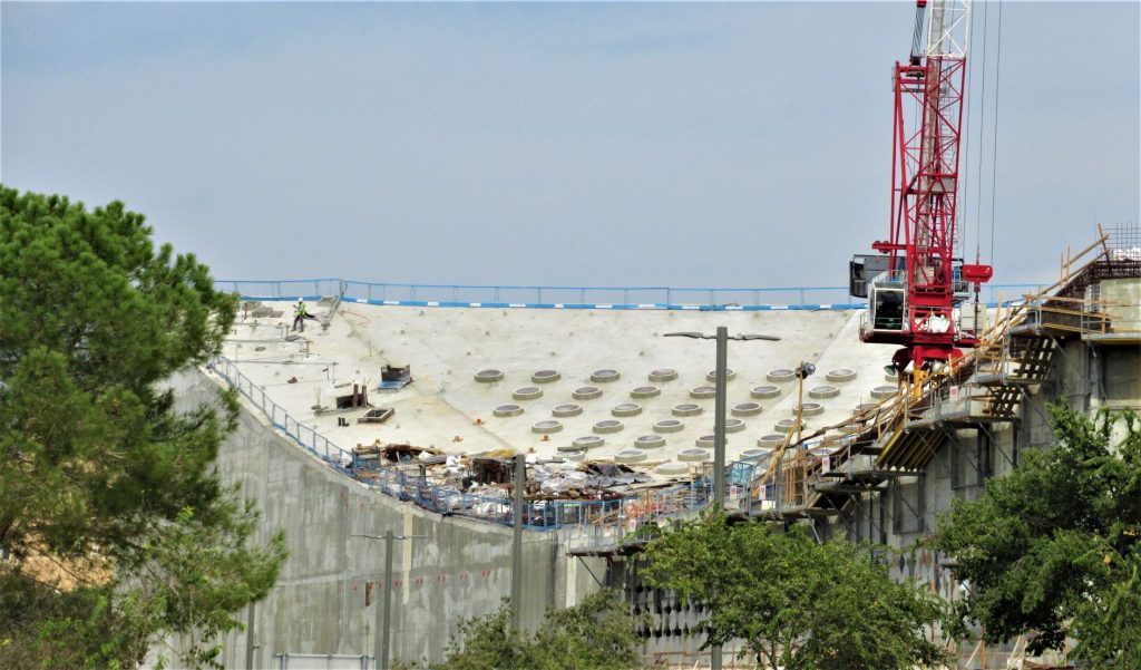 Roof of National Library under constructioini